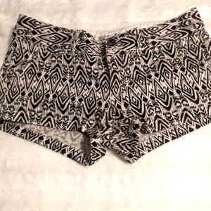 American eagle size 2 in women shorts (not wore)